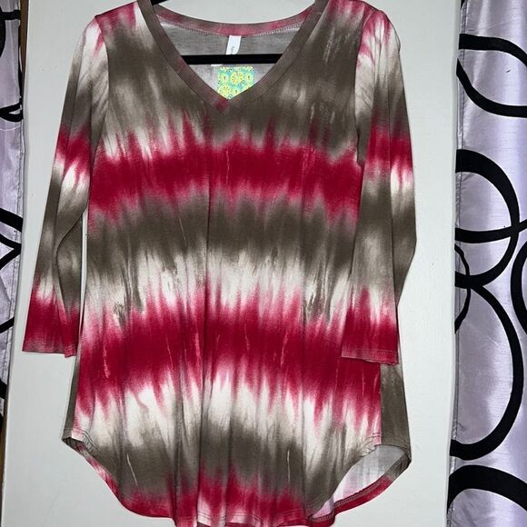 HoneyMe Chelsie V-Neck Top new with tags size small - Picture 1 of 11